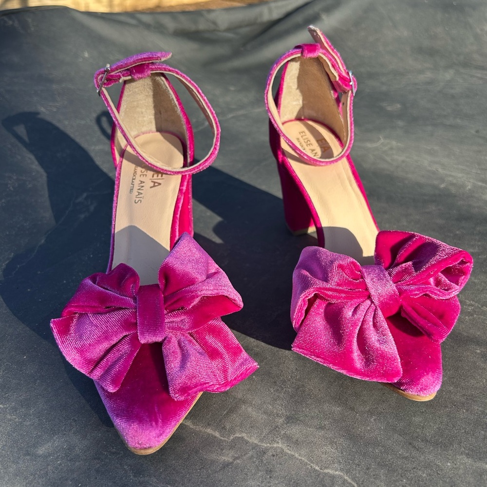 GORGEOUS pair of handmade petal pink velvet heels